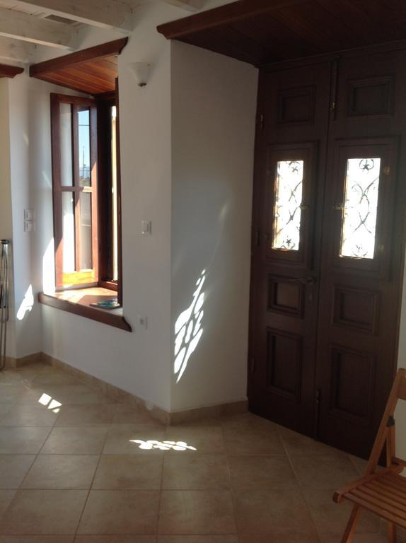 Appartement Amalia Harbor à Chalki Town Extérieur photo
